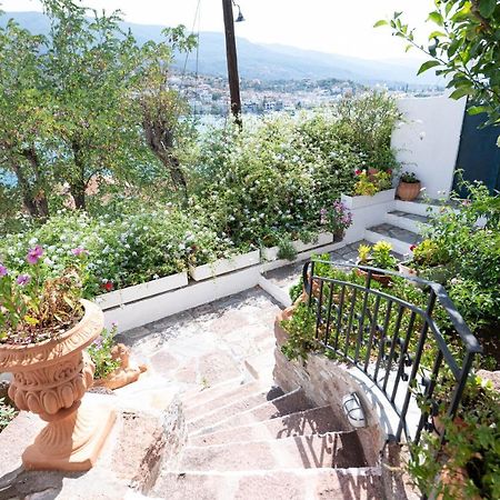 Traditional House Under The Clock Tower With Sweet View Poros Town المظهر الخارجي الصورة