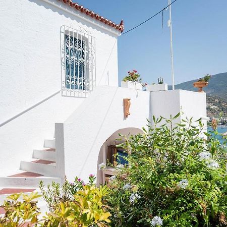 Traditional House Under The Clock Tower With Sweet View Poros Town المظهر الخارجي الصورة