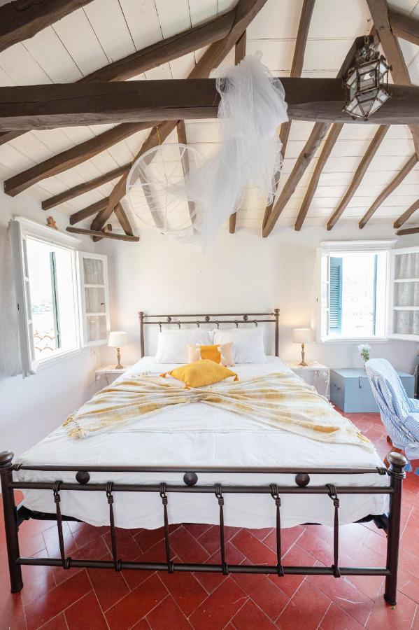 Traditional House Under The Clock Tower With Sweet View Poros Town المظهر الخارجي الصورة