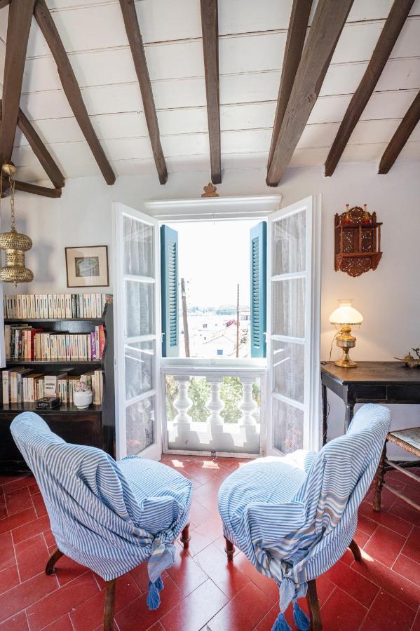 Traditional House Under The Clock Tower With Sweet View Poros Town المظهر الخارجي الصورة