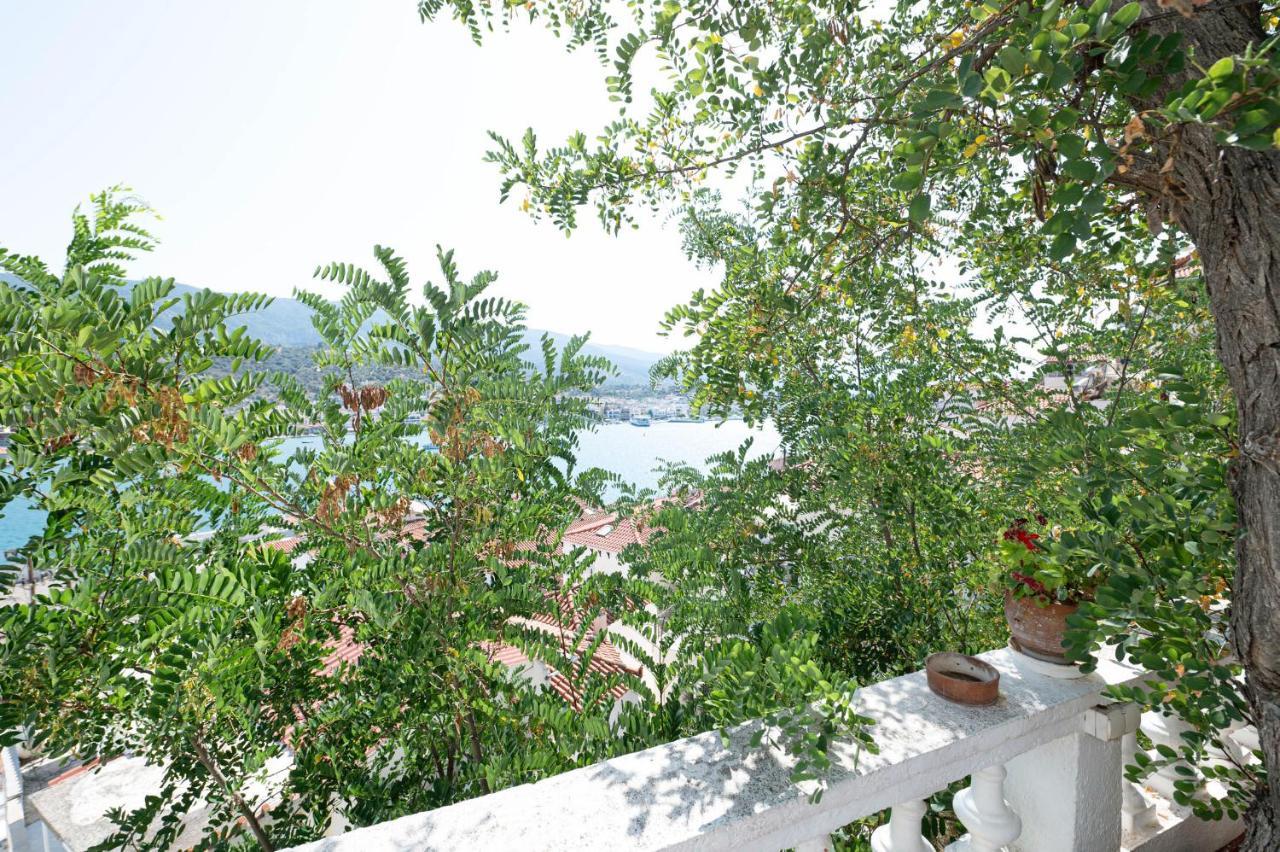 Traditional House Under The Clock Tower With Sweet View Poros Town المظهر الخارجي الصورة