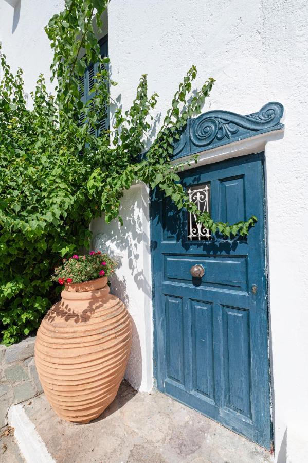 Traditional House Under The Clock Tower With Sweet View Poros Town المظهر الخارجي الصورة