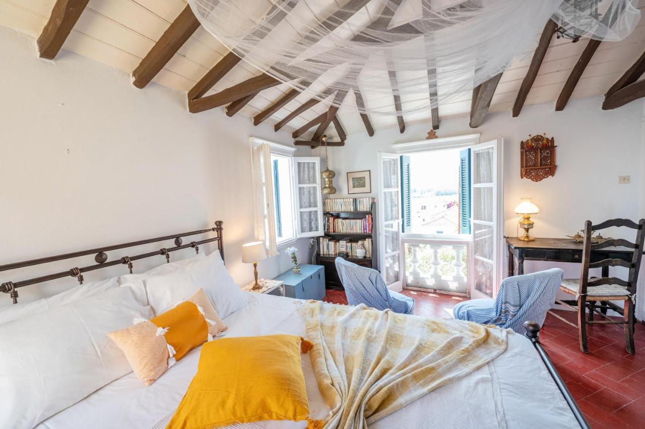 Traditional House Under The Clock Tower With Sweet View Poros Town المظهر الخارجي الصورة