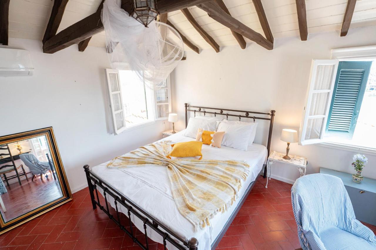 Traditional House Under The Clock Tower With Sweet View Poros Town المظهر الخارجي الصورة