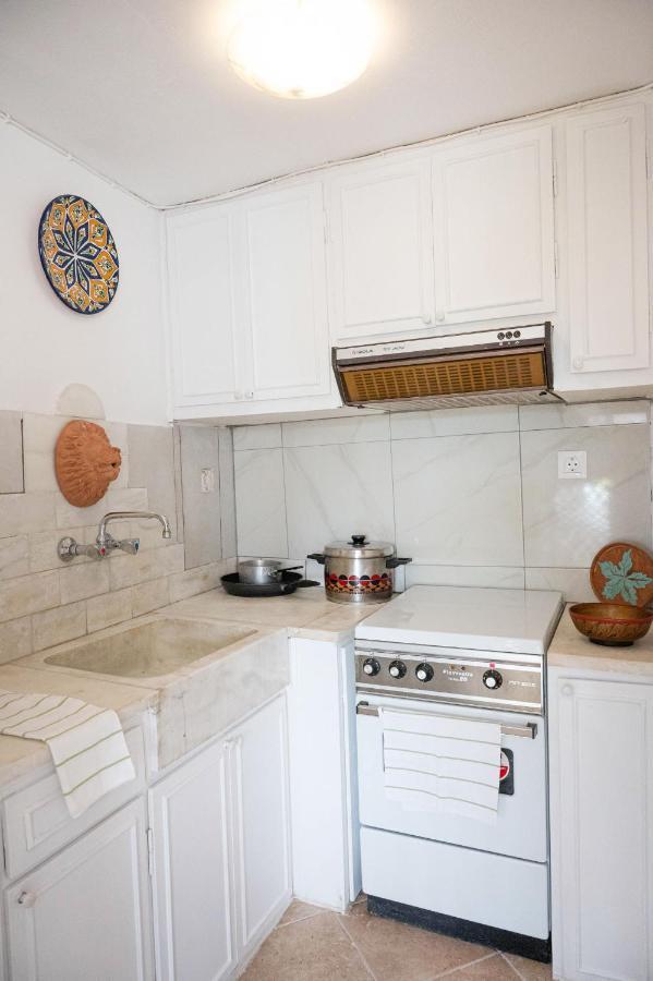 Traditional House Under The Clock Tower With Sweet View Poros Town المظهر الخارجي الصورة