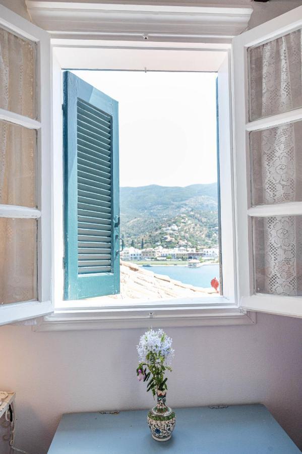 Traditional House Under The Clock Tower With Sweet View Poros Town المظهر الخارجي الصورة