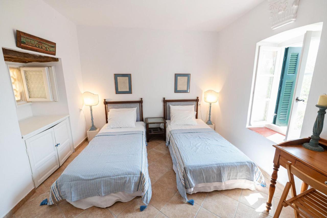 Traditional House Under The Clock Tower With Sweet View Poros Town المظهر الخارجي الصورة