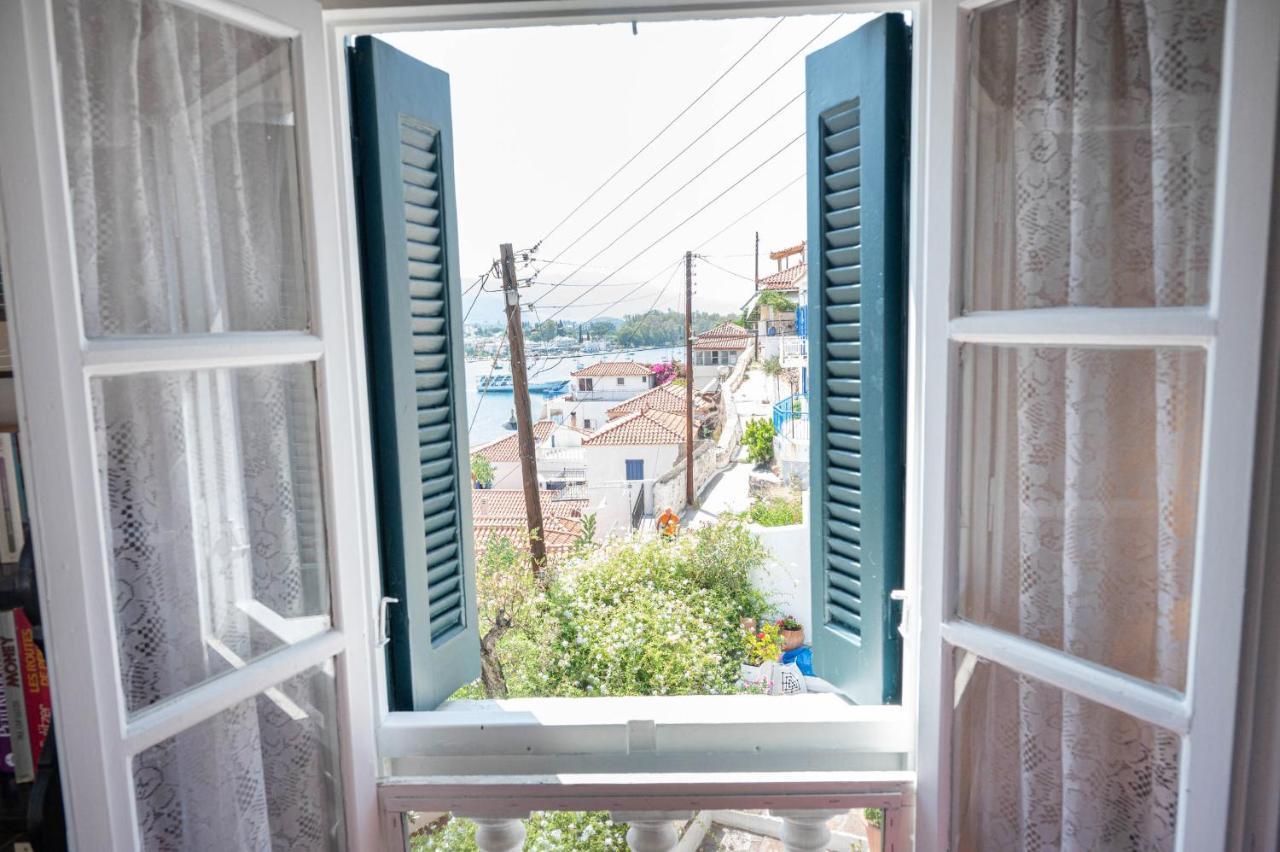 Traditional House Under The Clock Tower With Sweet View Poros Town المظهر الخارجي الصورة