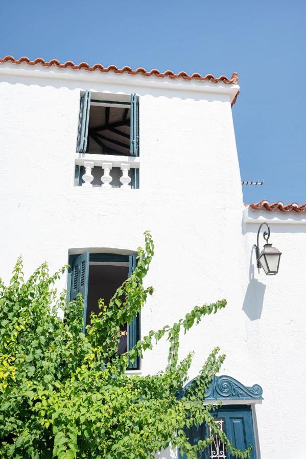 Traditional House Under The Clock Tower With Sweet View Poros Town المظهر الخارجي الصورة
