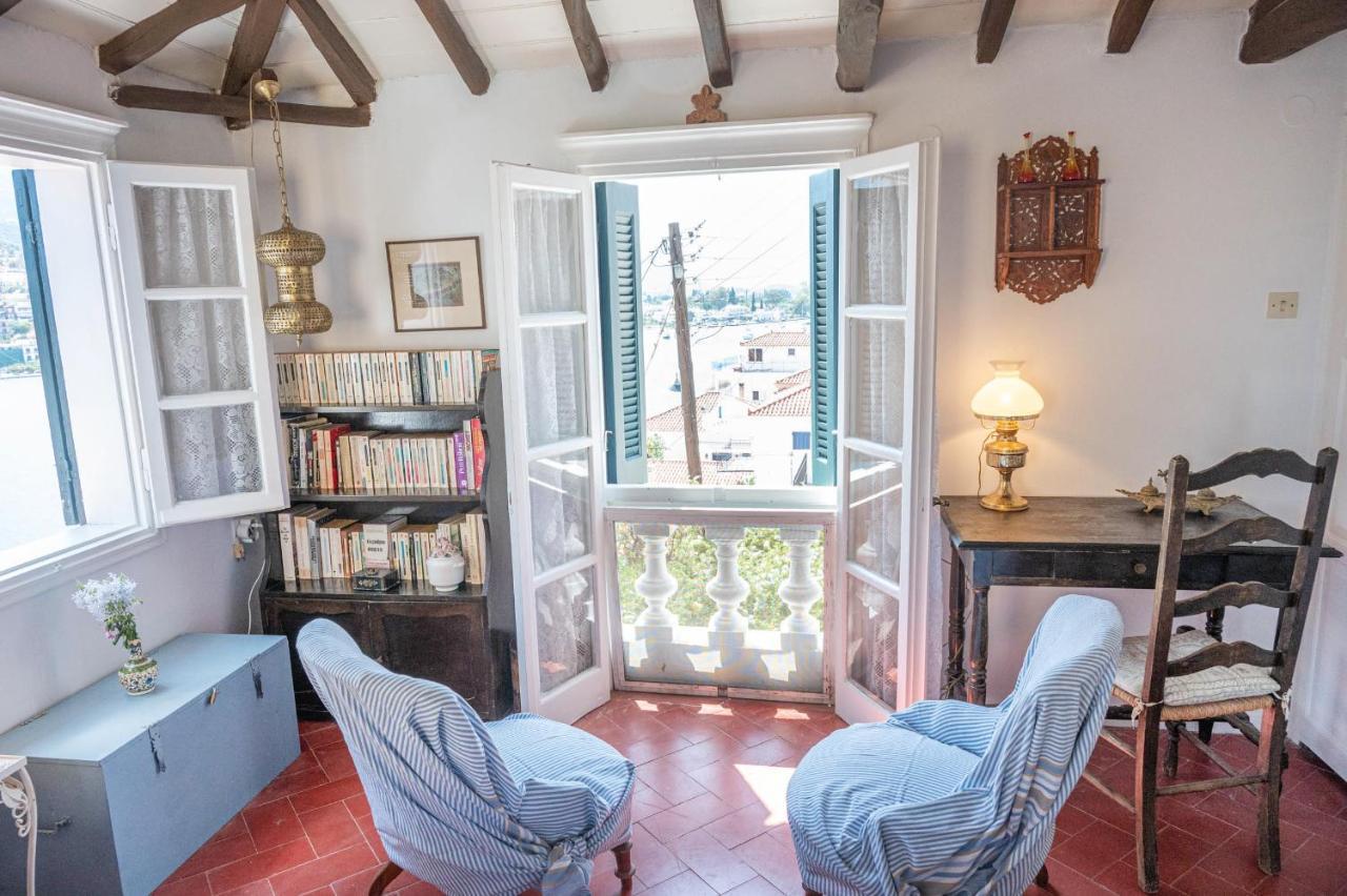 Traditional House Under The Clock Tower With Sweet View Poros Town المظهر الخارجي الصورة
